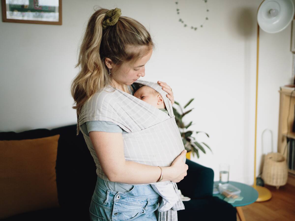 ¿De qué se trata el método mamá canguro? Experta cuenta sus beneficios