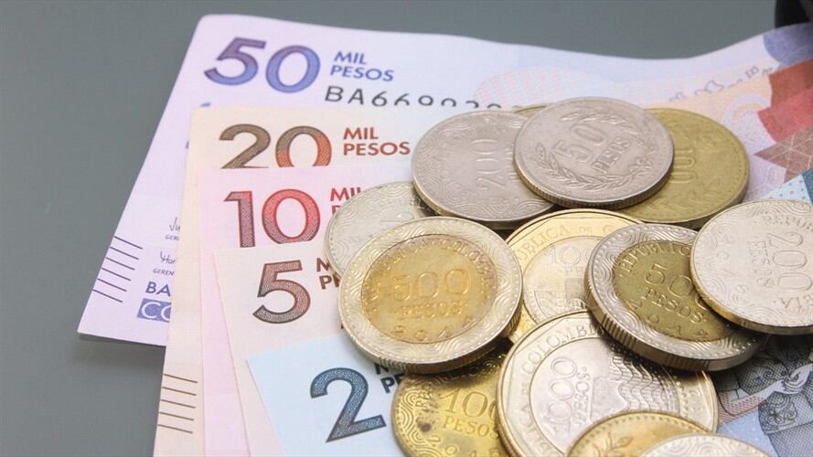 El proyecto de reforma tributaria, Ley de Solidaridad Sostenible, no incluirá una extensión o permanencia de la sobretasa de renta al sector financiero. Foto: Getty Images / KIKINUNCHI