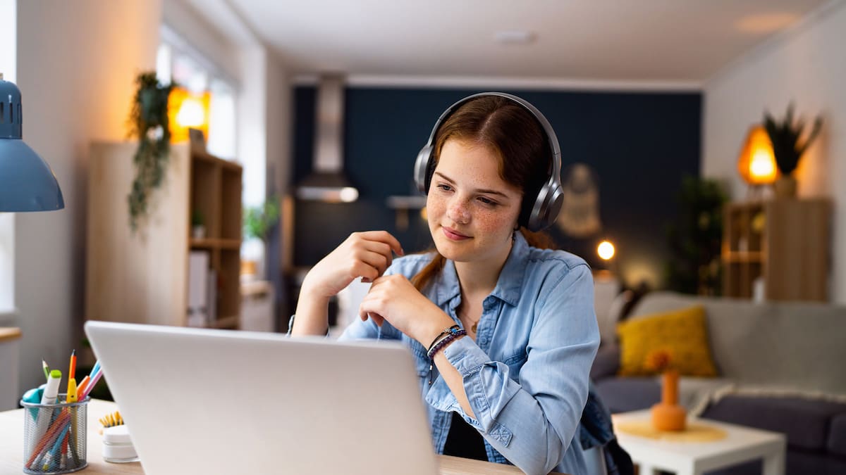 Universidad de Queensland lanzó curso de ingles virtual y gratuito: así puede inscribirse