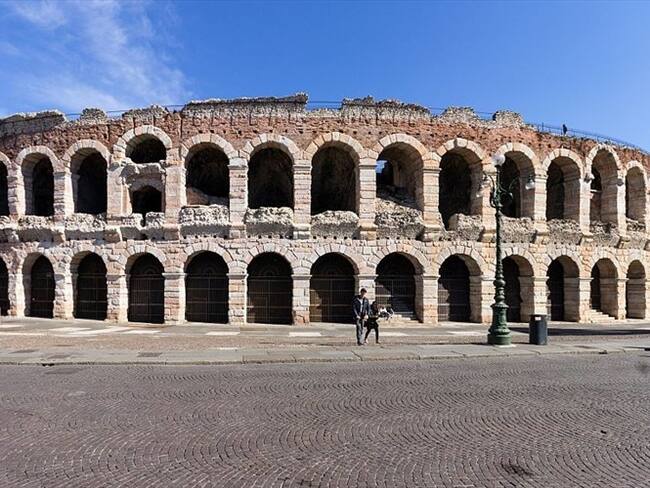 Arqueólogos italianos encuentran un mosaico de la antigua Roma en casi perfecto estado