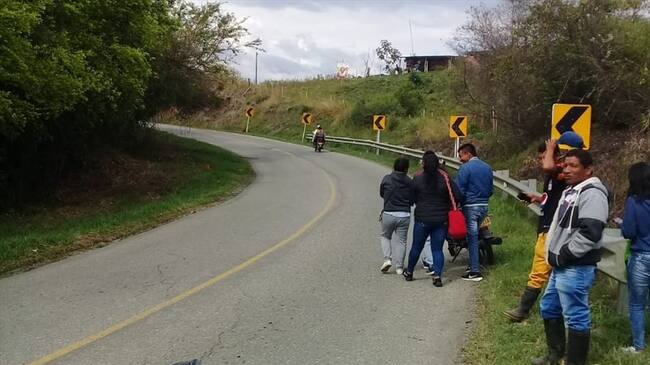 En la tarde de este jueves fueron hallados los cuerpos sin vida de dos hombres y una mujer gravemente herida en la vereda de Tóez. Foto: Cortesía Sucesos Cauca