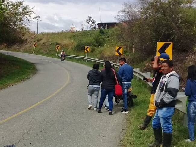 En la tarde de este jueves fueron hallados los cuerpos sin vida de dos hombres y una mujer gravemente herida en la vereda de Tóez. Foto: Cortesía Sucesos Cauca