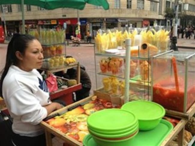Foto: El licenciado José Capel dice que &quot;para rastrear comida callejera hay que dejar de lado los prejuicios&quot;/El País.