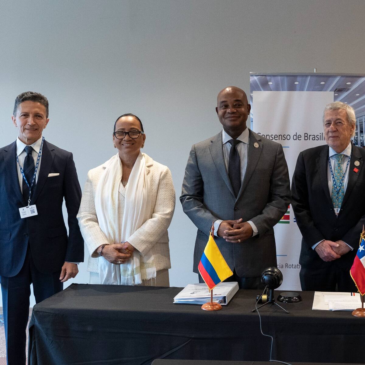 Fuertes diferencias se vivieron durante la reunión del Consenso de Brasilia en Bogotá