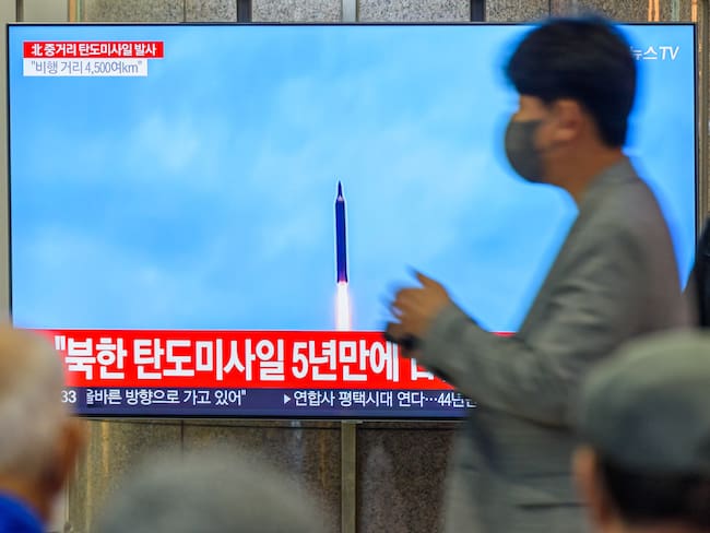 Imagen de referencia de las pruebas de artillería de Corea del Norte. (Photo by Kim Jae-Hwan/SOPA Images/LightRocket via Getty Images)