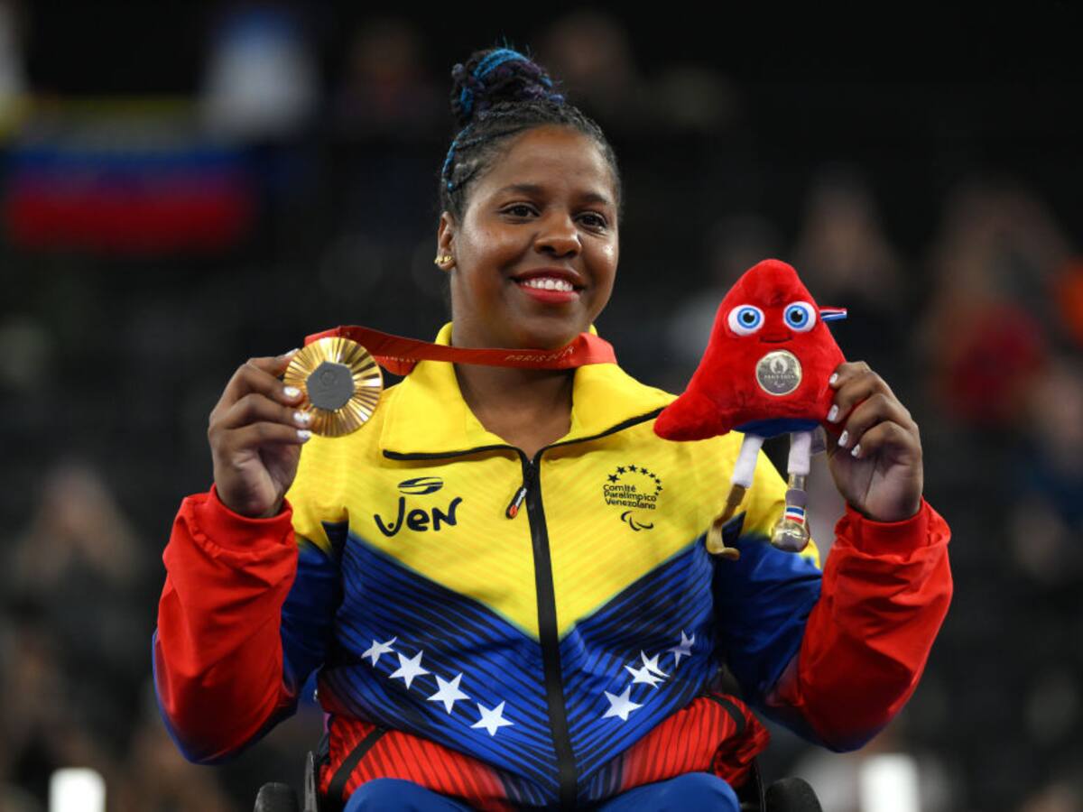 ¡Récord Paralímpico! Venezolana Clara Fuentes, campeona en halterofilia de 50 Kg
