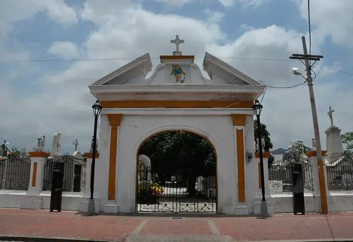 Cementerio San Miguel/ Montiner Alvis