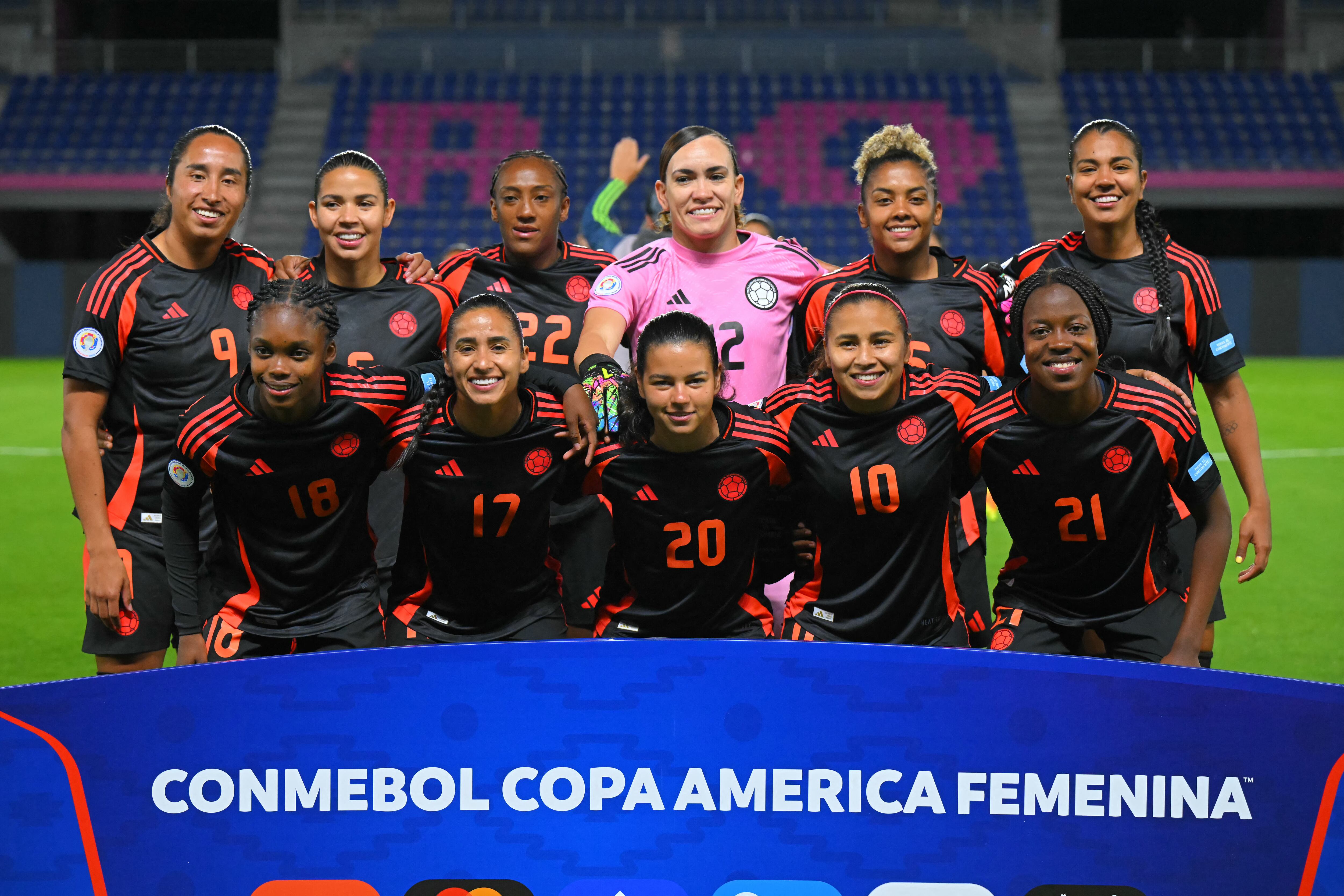 Selección Colombia posa previo al duelo ante Brasil el 25 de julio de 2025 en la Copa América Femenina de Ecuador. FOTO: Rodrigo Buendía vía Getty Images