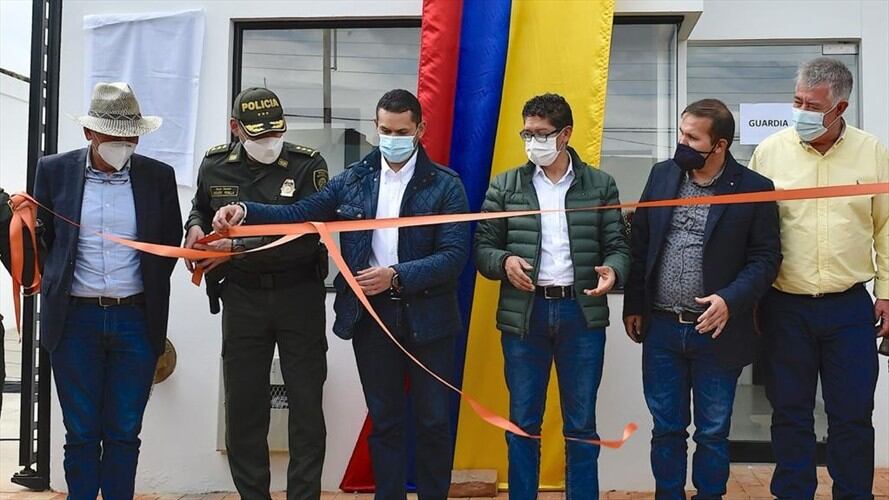 El ministro del interior anunció más obras para incrementar la seguridad en Boyacá.. Foto: Ministerio del Interior