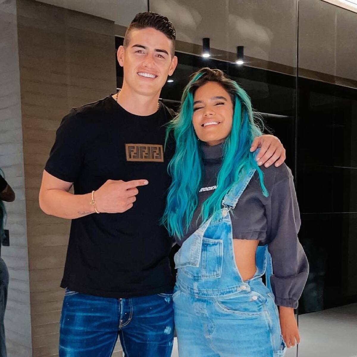 Filtran chat que confirmaría una relación entre James Rodríguez y Karol G