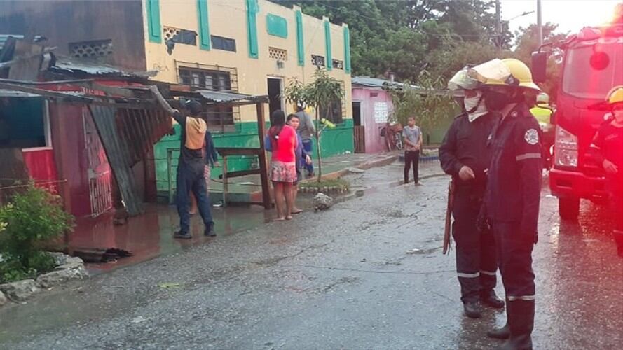 Las atenciones por las lluvias también llegan a la zona rural del municipio. Foto: Cortesía Bomberos de Ciénaga