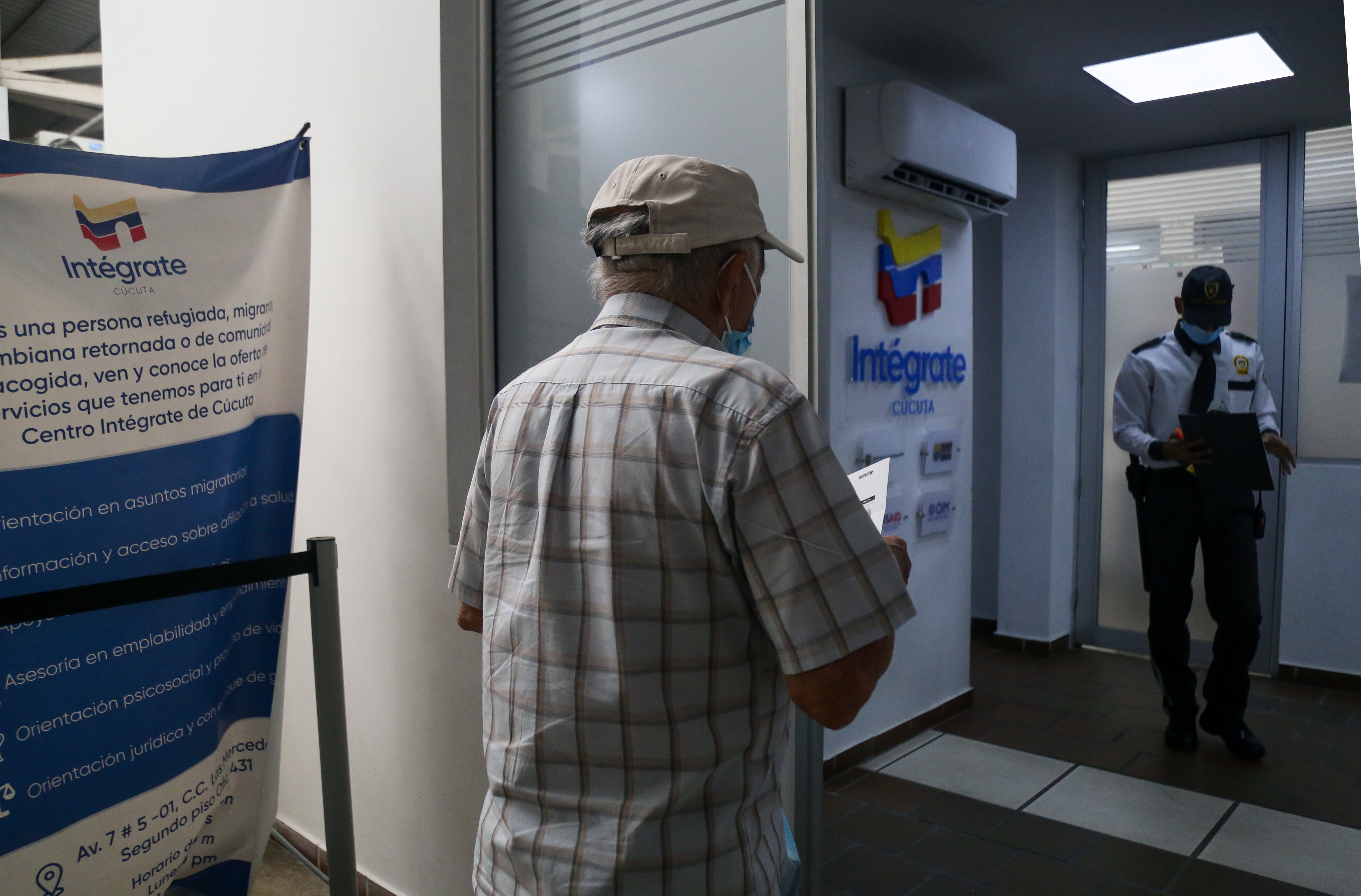 Cúcuta. Enero 24 de 2025. Migrantes y colombianos retornados reciben orientación y acceden a diversos servicios en el Centro Intégrate, un espacio para brindar apoyo y generar nuevas oportunidades. (Colprensa - Catalina Olaya)