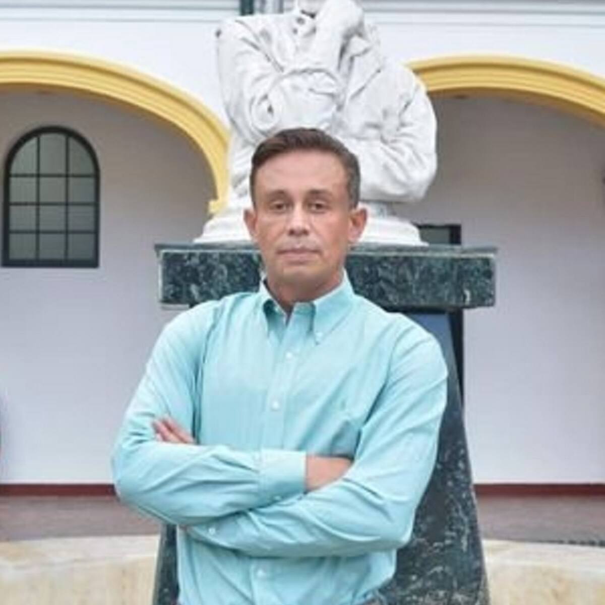 Mensaje de texto político disfrazado de saludo navideño: ordenan a concejal Edward Arias abstenerse de eso