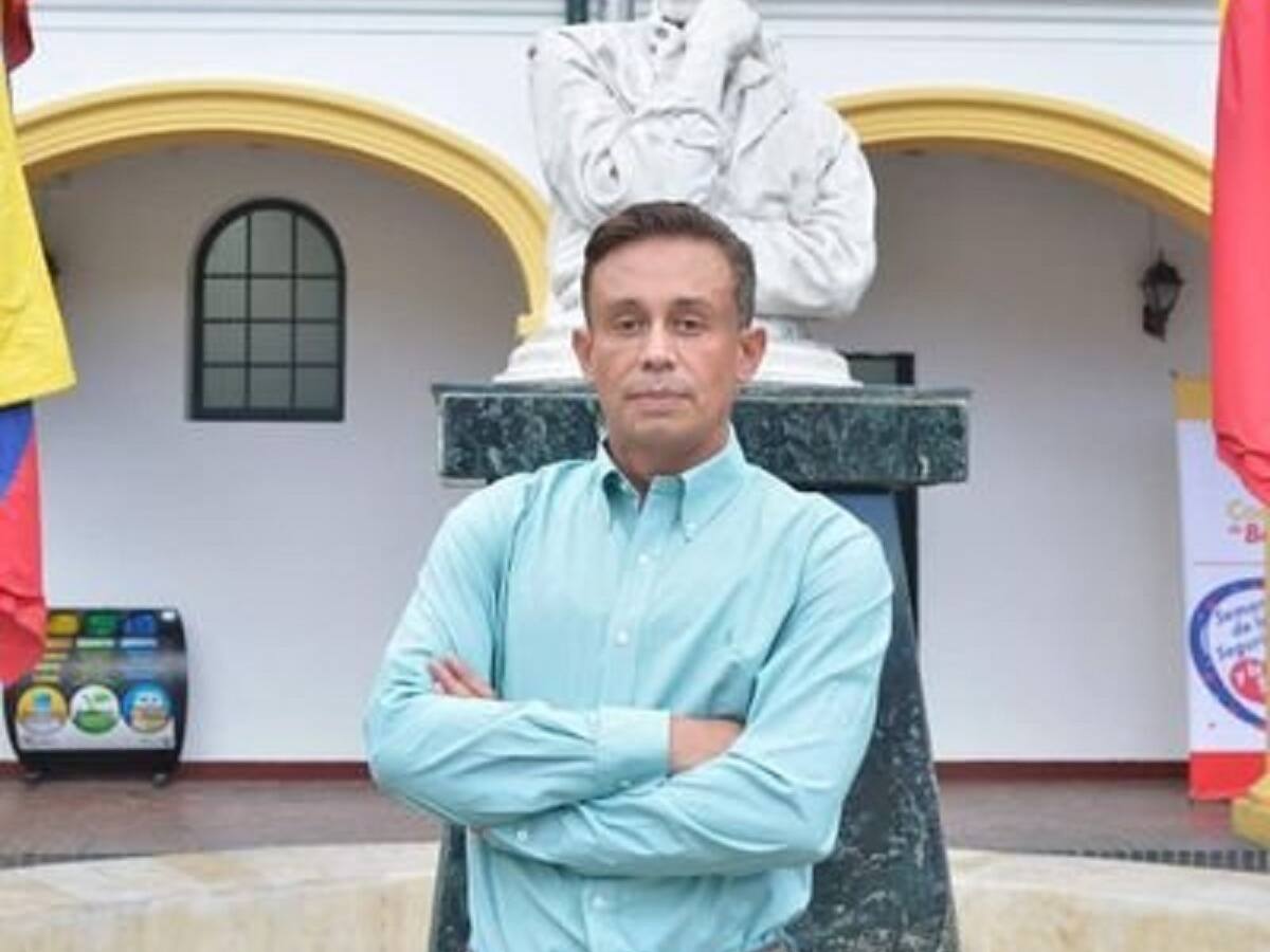 Mensaje de texto político disfrazado de saludo navideño: ordenan a concejal Edward Arias abstenerse de eso