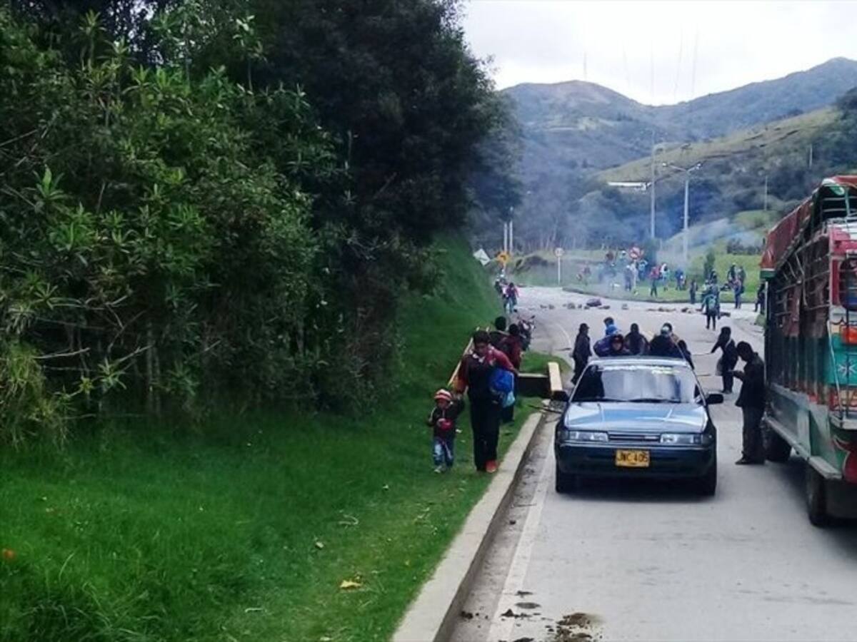 Movilizaciones indígenas bloquean varias carreteras del país
