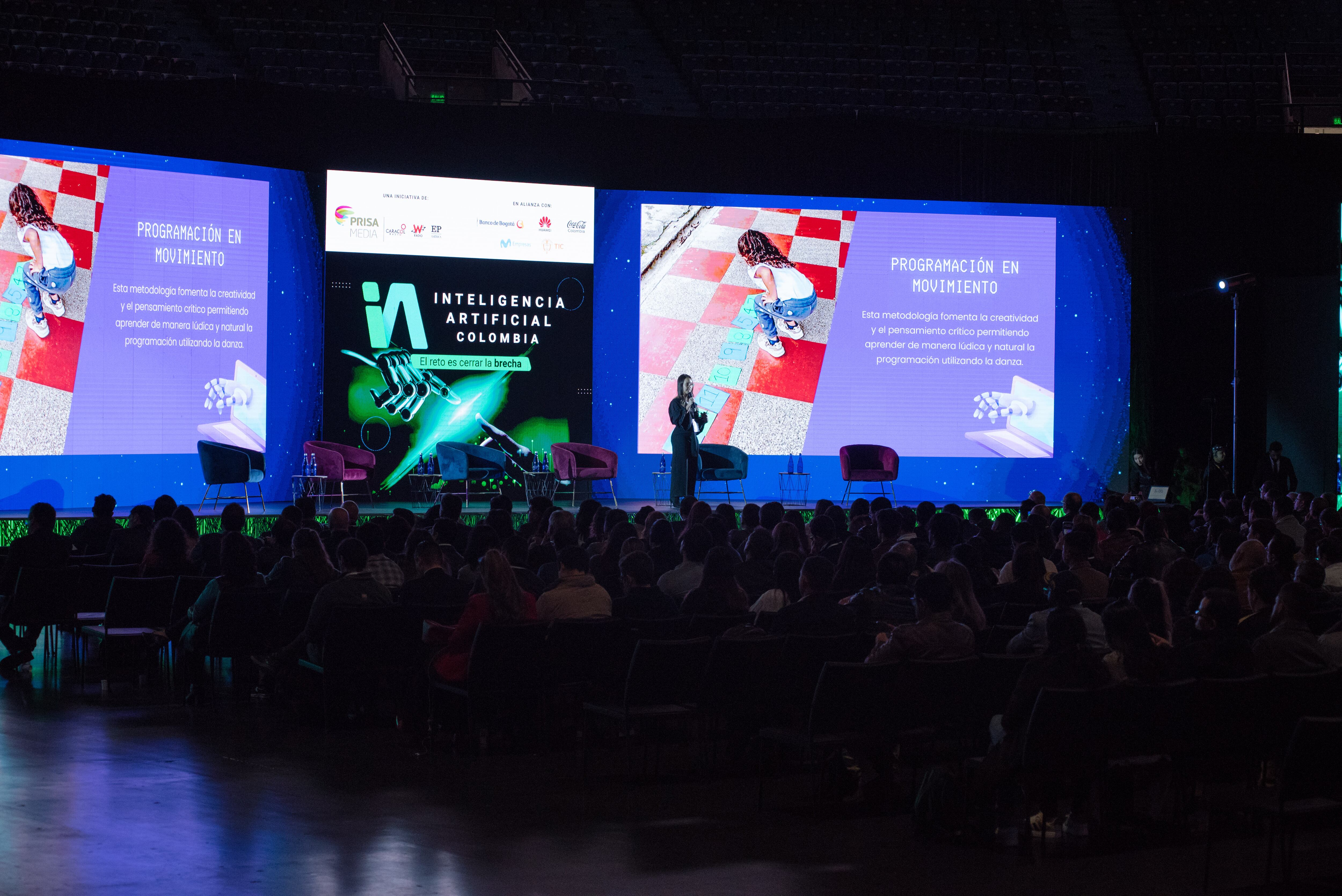 Según el Departamento Nacional de Planeación (DNP), la implementación de inteligencia artificial podría aumentar la productividad laboral en Colombia en un 40% para 2030. El impacto de la IA en todos los sectores del país, será el centro de discusión en Barranquilla Innovadora: El reto es cerrar la brecha. I Foto: W Radio Colombia.