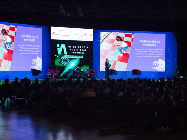 Según el Departamento Nacional de Planeación (DNP), la implementación de inteligencia artificial podría aumentar la productividad laboral en Colombia en un 40% para 2030. El impacto de la IA en todos los sectores del país, será el centro de discusión en Barranquilla Innovadora: El reto es cerrar la brecha. I Foto: W Radio Colombia.