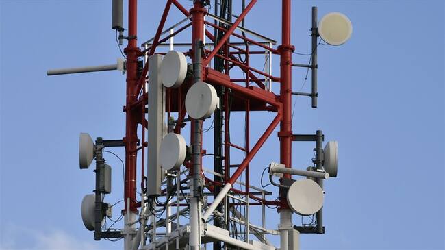 Las denuncias ciudadanas realizadas en los últimos días permitieron identificar estas tres antenas ilegales que fueron instalas en espacio público. Foto: Getty Images