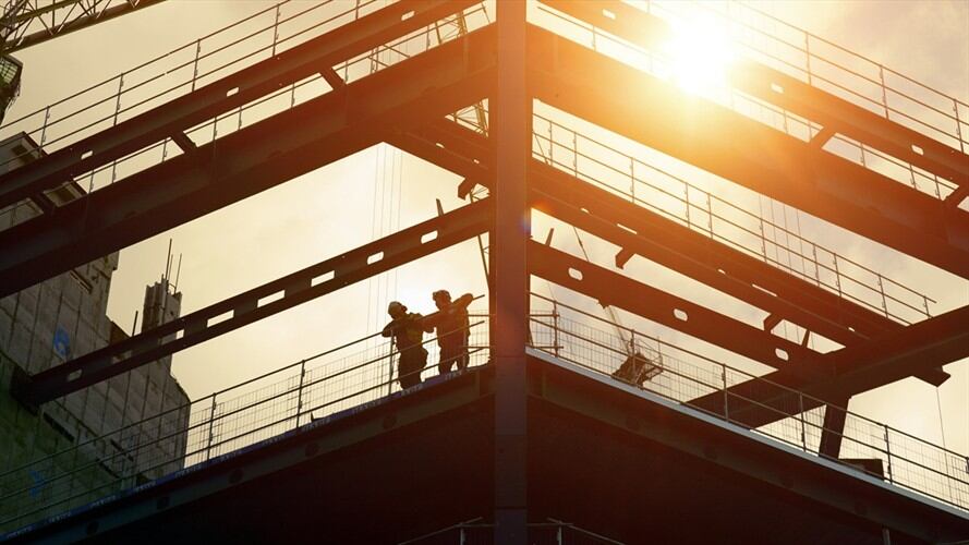 La Cámara Colombiana de la Construcción (Camacol) alertó sobre la situación de 1,3 millones de trabajadores del sector de la construcción y su cadena de valor. Foto: Getty Images / EZRA BAILEY