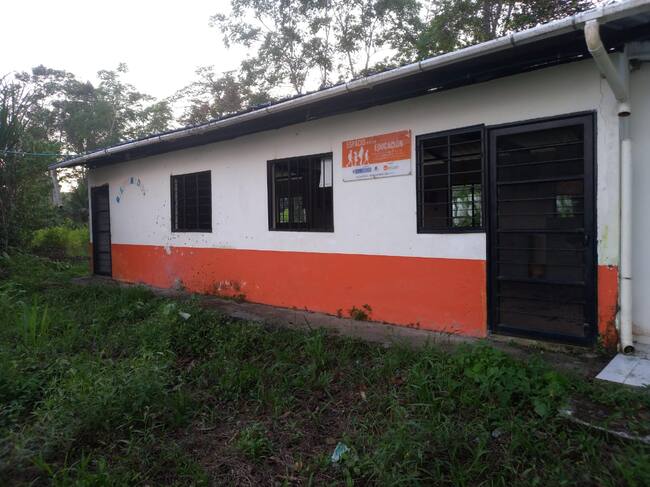 Escuela en donde se habrían neutralizado los explosivos, en la vereda Fátima Carmen. Foto: Cortesía Fuerzas Militares.