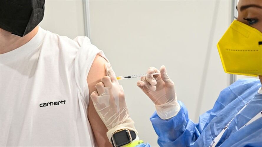 Invima aprueba vacuna de Pfizer a partir de los 12 años. Foto: Getty Images