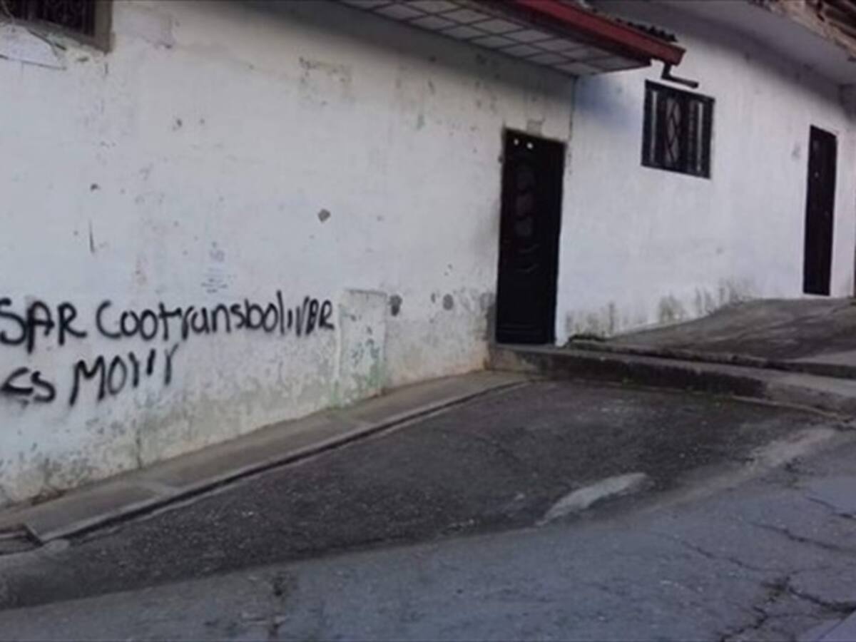 Transportadores paralizaron sus actividades por amenazas en Bolívar, Cauca