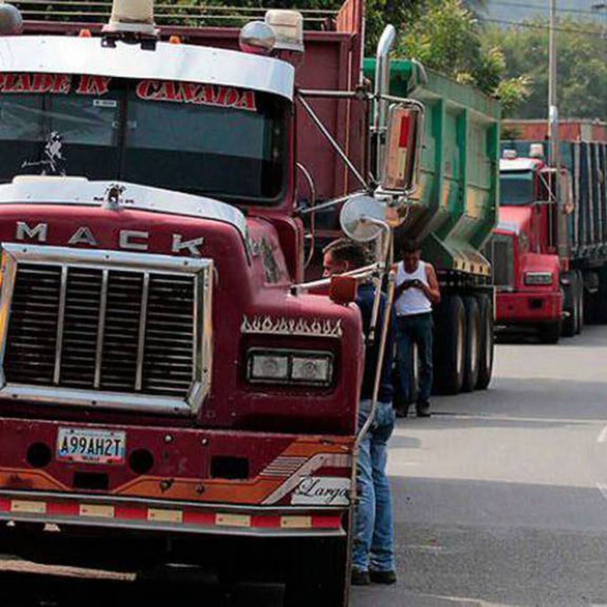 Ecuador autorizó paso de vehículos de carga GLP por emergencia en vía Panamericana