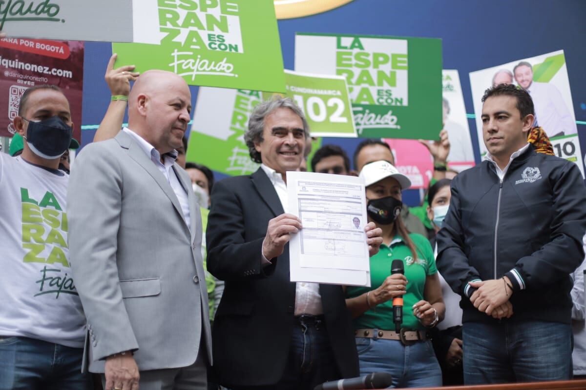 Sergio Fajardo inscribe su precandidatura presidencial. Foto: Sergio Fajardo