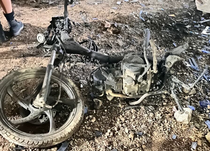 Una motocicleta acondicionada con explosivos fue detonada en el corregimiento de El Plateado. Crédito: Red de Apoyo Cauca.
