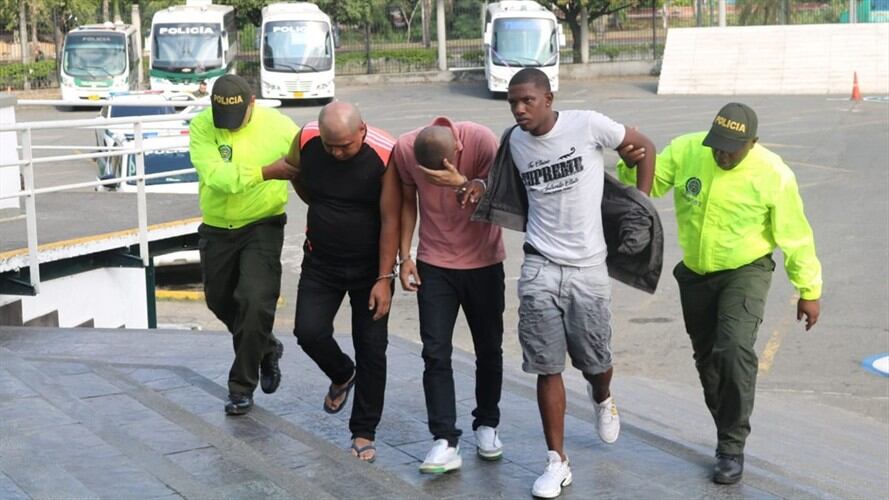Los capturados son Carlos Alberto Gómez Barco, Wilson Ballesteros Pabón y Diego Enrique Murillo Lara. Foto: Policía Nacional