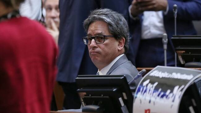 El ministro de Hacienda, Alberto Carrasquilla, confirmó que los bancos desistieron de la demanda contra el artículo de la Ley de Crecimiento Económico. Foto: Colprensa