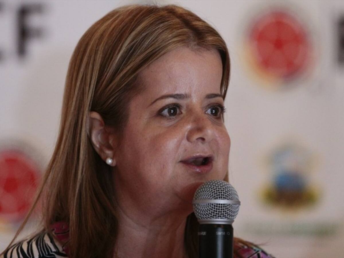 Gobernadora del Atlántico responde a los cuestionamientos por contratos del coronavirus