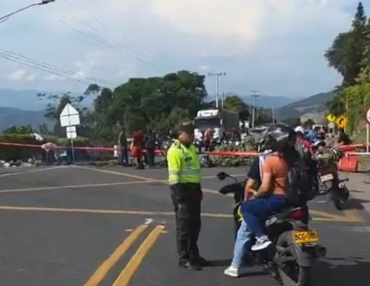 Habrá paso intermitente en la vía a La Mesa por manifestaciones de la comunidad