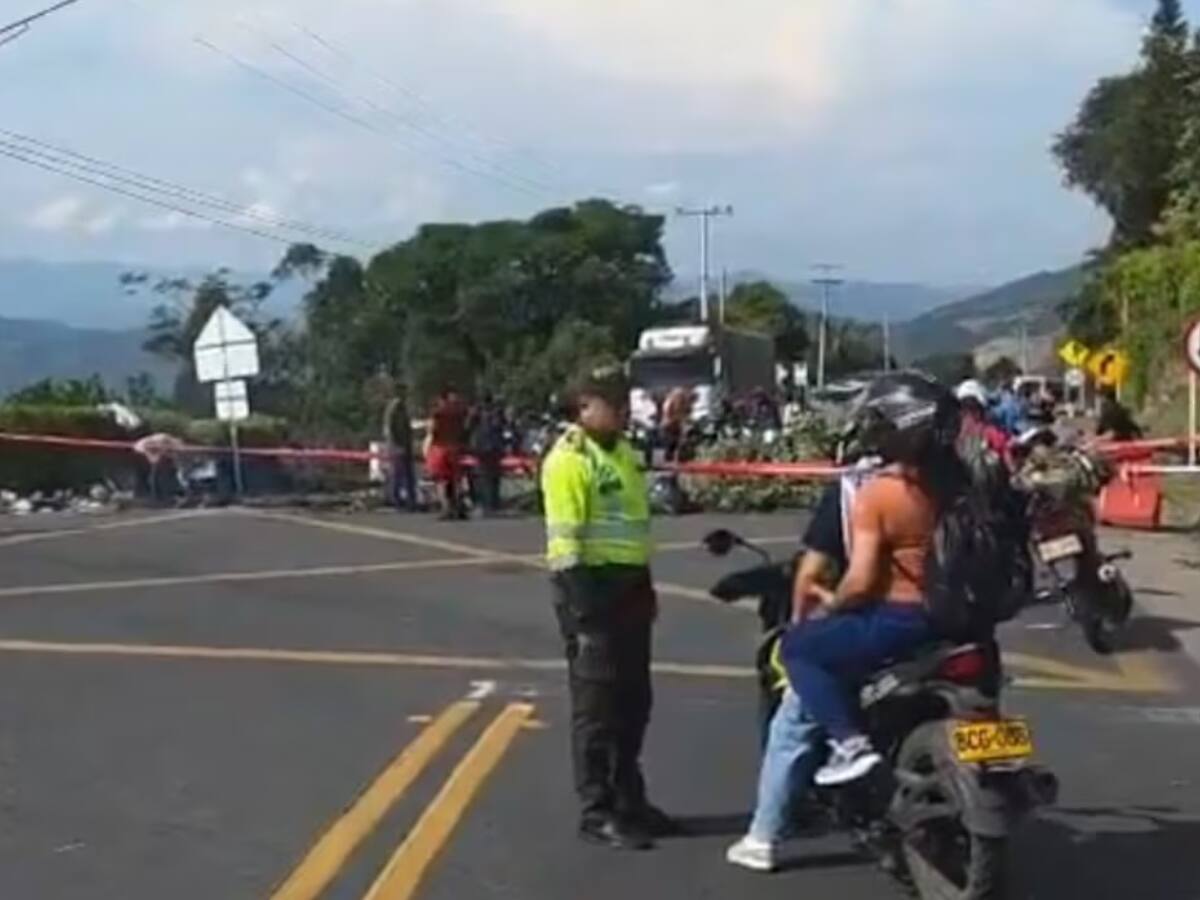 Habrá paso intermitente en la vía a La Mesa por manifestaciones de la comunidad