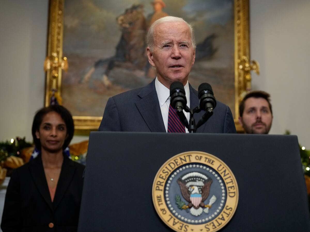 Biden desclasifica miles de documentos sobre el asesinato de John F. Kennedy