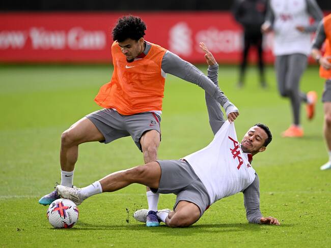 Luis Díaz y Thiago Alcantara. (Photo by Andrew Powell/Liverpool FC via Getty Images)