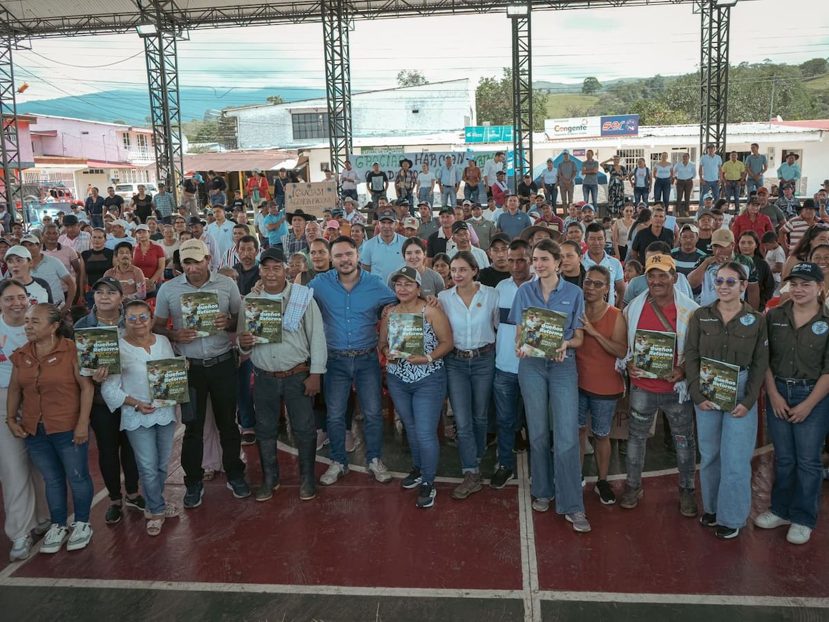 En Uribe Meta, Gobierno entrega 43 títulos de propiedad a entidades de derecho público