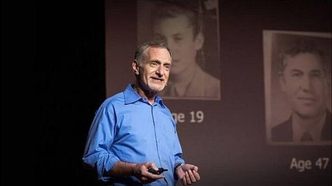 Robert Waldinger es el cuarto director del estudio sobre desarrollo adulto de Harvard que comenzó hace más de siete décadas, "el estudio más prolongado sobre la felicidad".. Foto: BBC Mundo