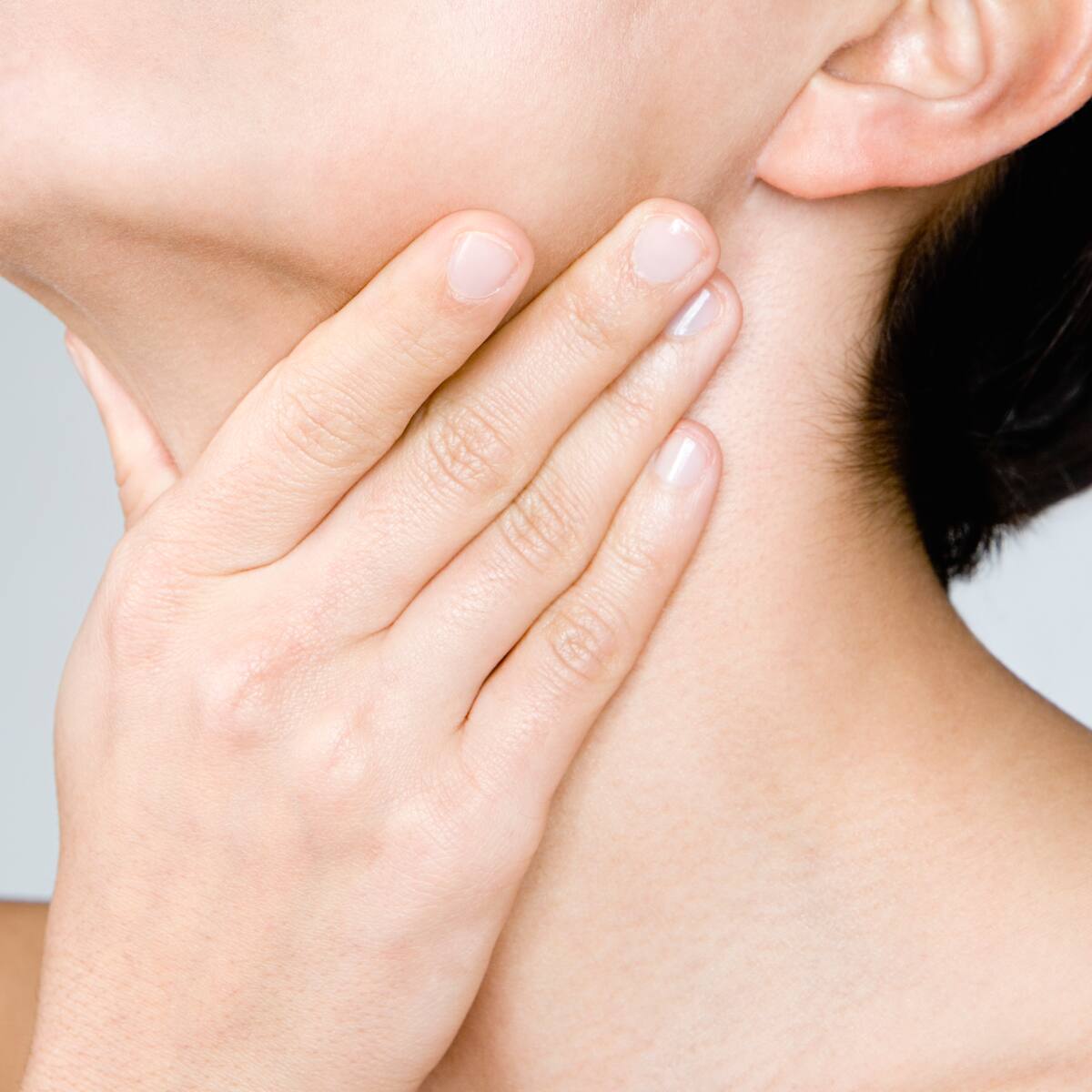 ¿Qué es la parálisis de las cuerdas vocales y cuáles son los síntomas?: Experto responde