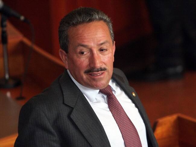 Hugo Aguilar fue visto anteriormente en un automóvil tipo Porsche, avaluado en más de 400 millones de pesos. Foto: Colprensa