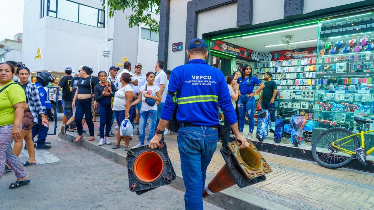 Funcionario de Vepcu fue atacado en Santa Marta en medio de recuperación del espacio público/ Alcaldía de Santa Marta.