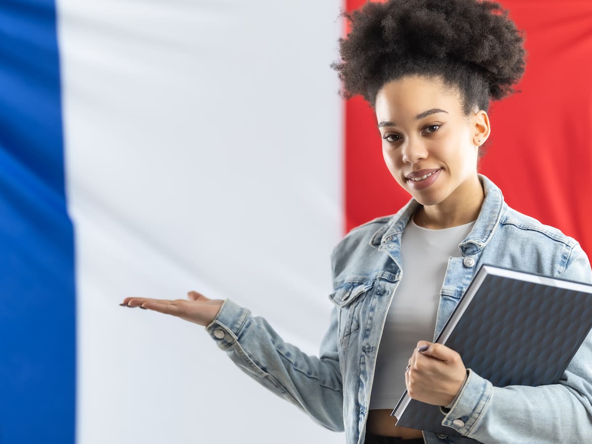 Embajada francesa tiene becas para aprender francés en Colombia: requisitos y fecha límite aplicar