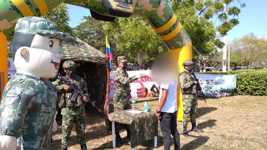 Presunto integrante del ELN se desmovilizó ante el Ejército Nacional en el sur de Bolívar. Foto: Cortesía: Antonio Canchila
