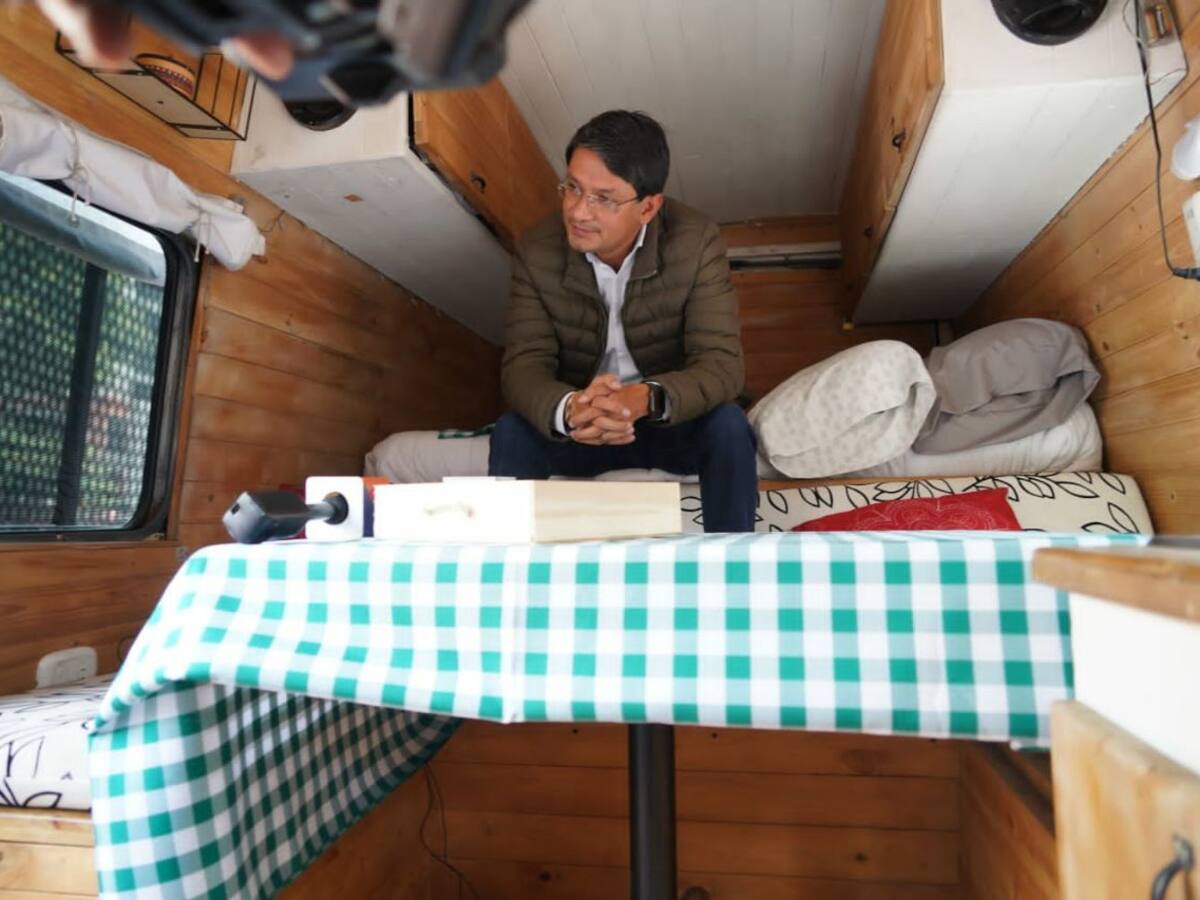 Camilo Romero vivirá temporalmente en un “carro casa” para hacer campaña en las regiones