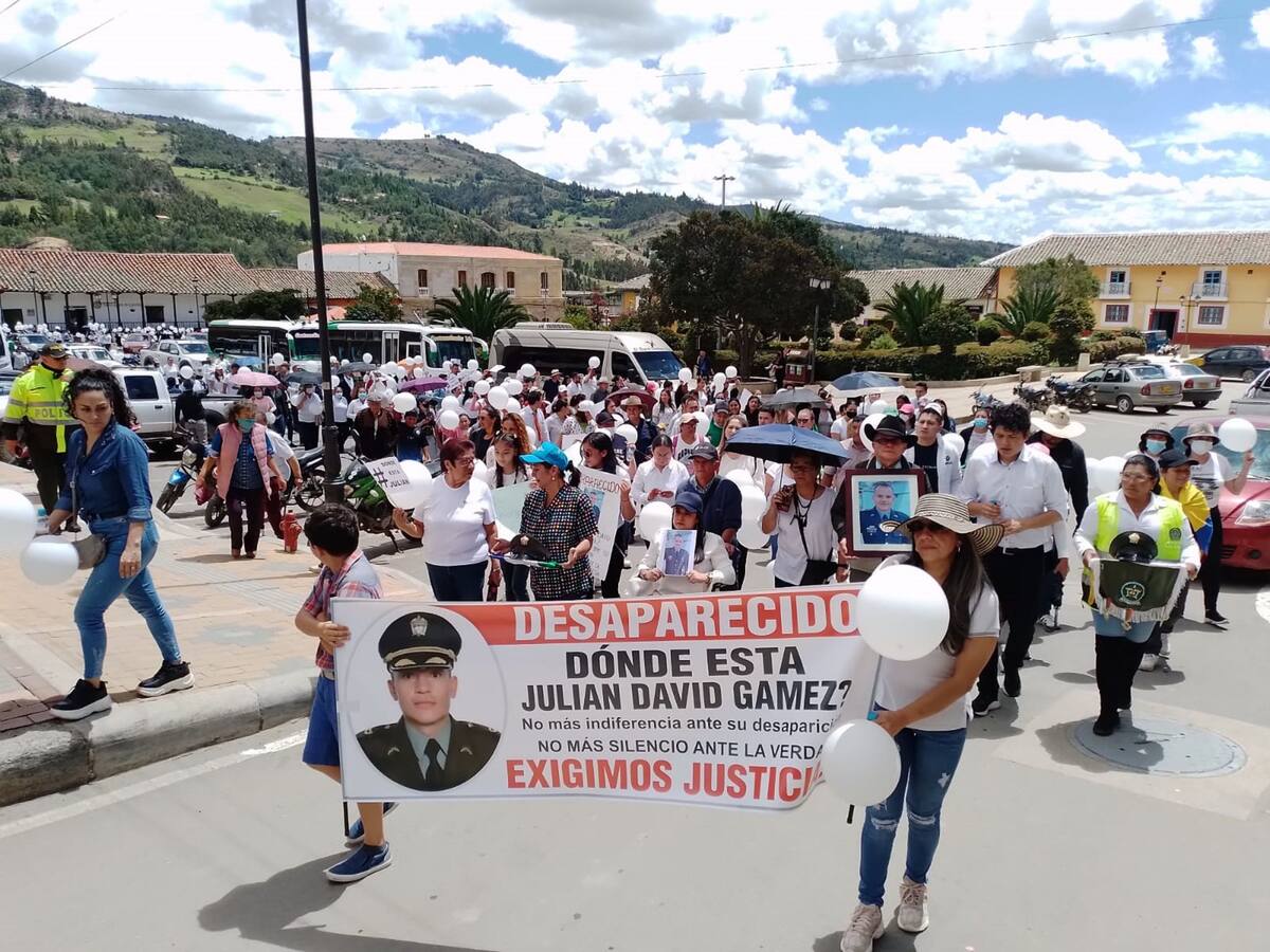 Marcha en Boyacá por desaparición del mayor de la Policía