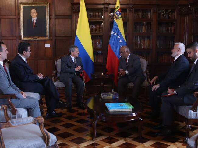 Embajador de Venezuela en Colombia presentó credenciales. Foto: Cancillería de Colombia.