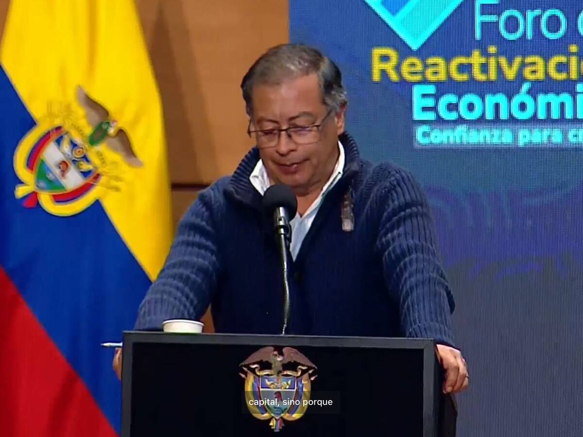 Críticas a anuncio de Petro de usar ahorros de los colombianos
