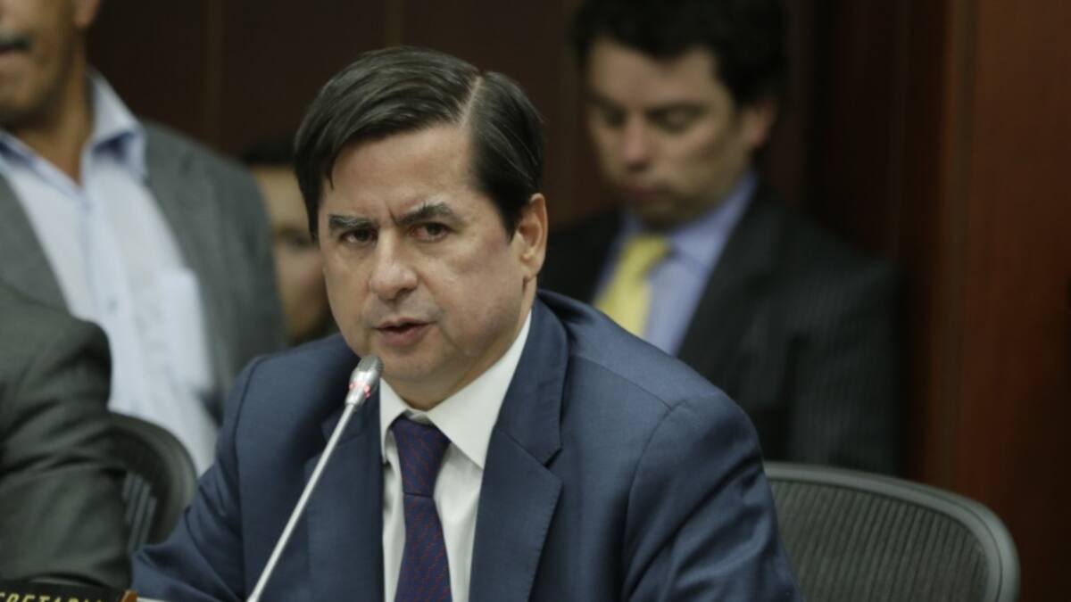 “Soy el primer defensor de la Constitución de 1991″: Juan Fernando Cristo, MinInterior (d)