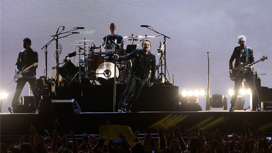 Bono, vocalista de la banda irlandesa U2. Foto: Getty Images