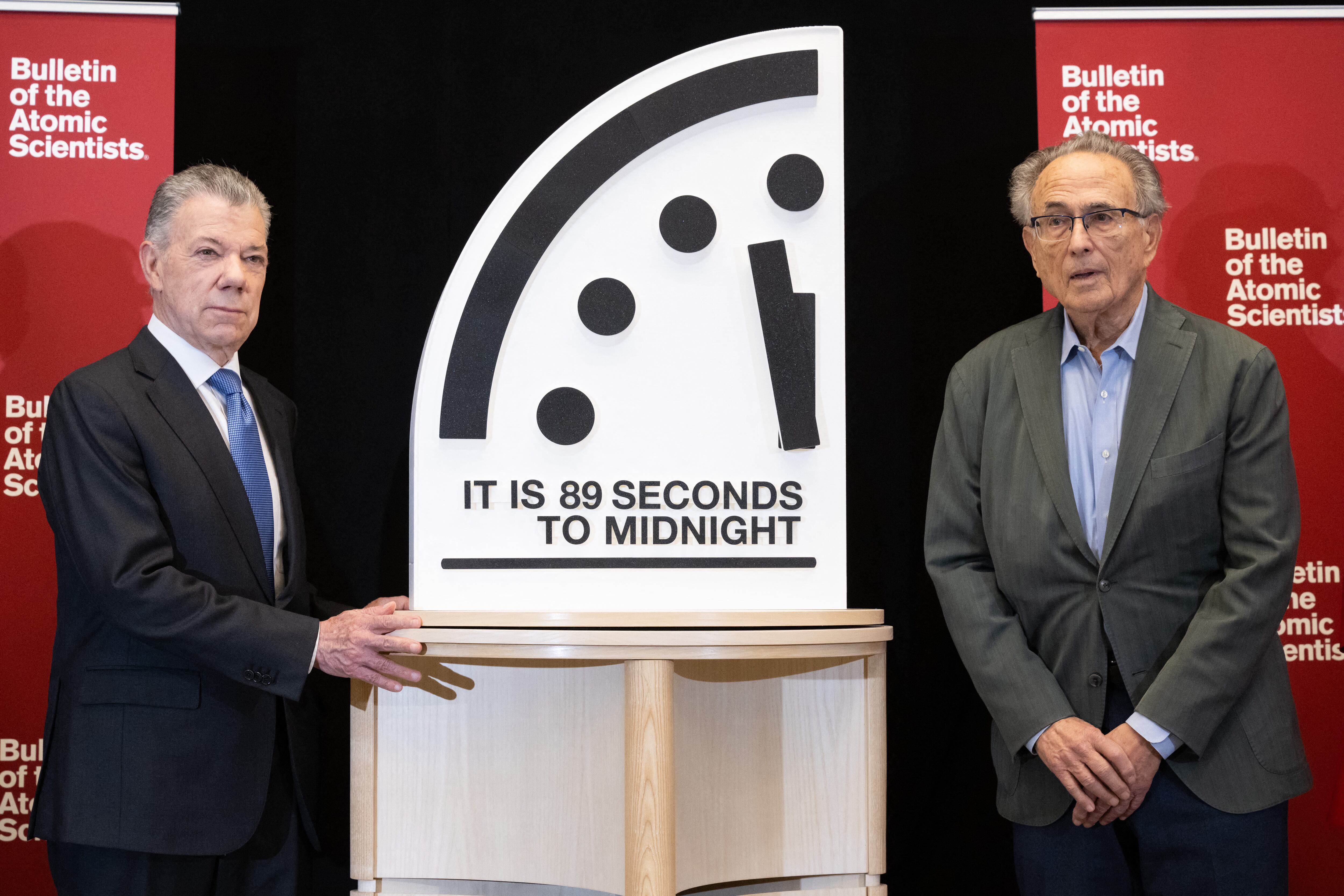 Juan Manuel Santos, Reloj del Fin del Mundo. FOTO: SAUL LOEB/AFP via Getty Images